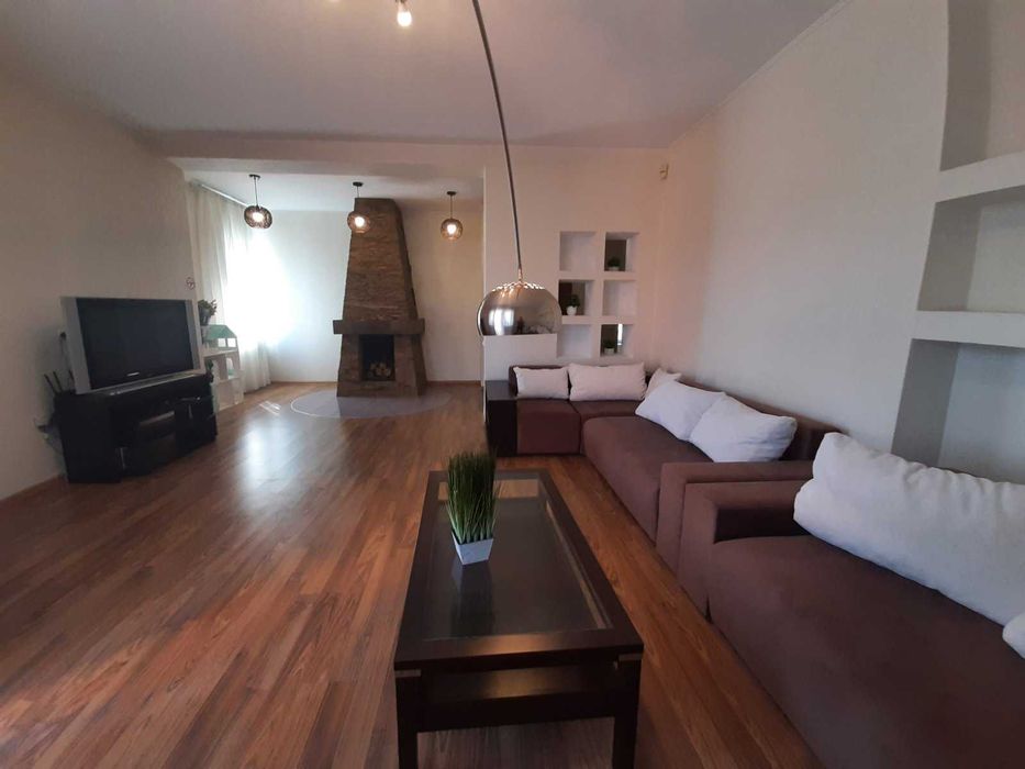 Киев. Дома 300 кв. Сауна. Джакузи. До 15 человек.