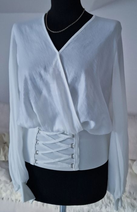 Bluzka biala" STAR by Julien Macdonald ".