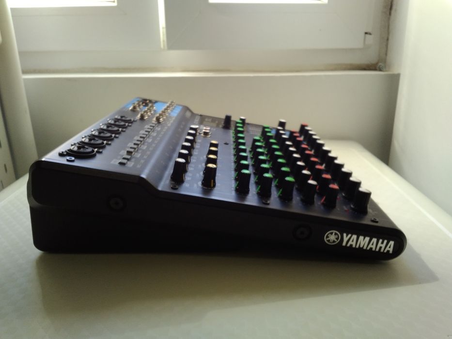 Mesa de mistura Yamaha MG12XUK