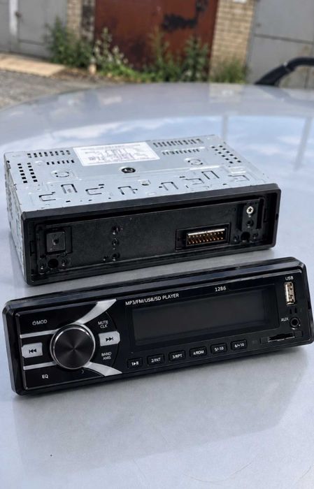 Автомагнітола зі знімною панеллю usb sd aux fm радіо та пультом