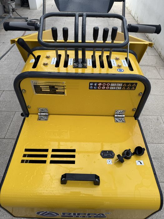 Mini dumper com elevacao