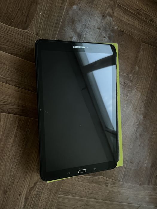 Планшет Samsung Galaxy Tab E SM-T560