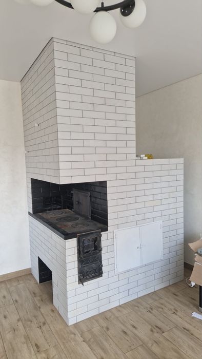 Плиточник вкладання плитки