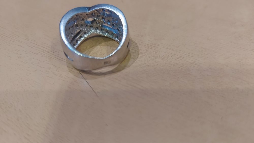 Pierścionek srebrny z cyrkoniami