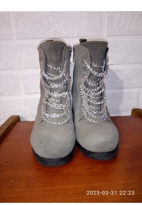 Взуття жіноче ботинки