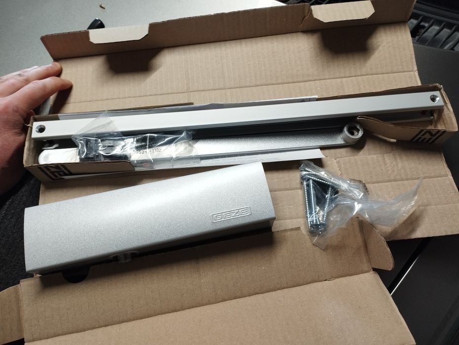 Samodomykacz GEZE TS3000 V