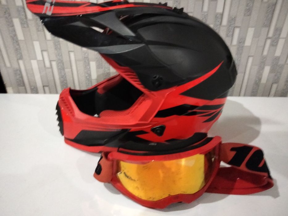 Продам мотошолом ls 2