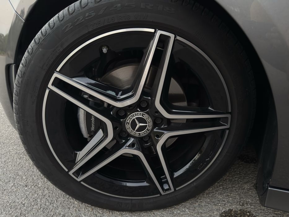 Mercedes B180d AMG Line Aut. Pack Night, Keyless go, Mbux Pack advance plus  Vitalicio