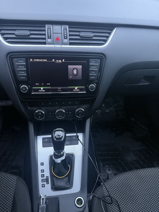 Машина Шкода Октавія