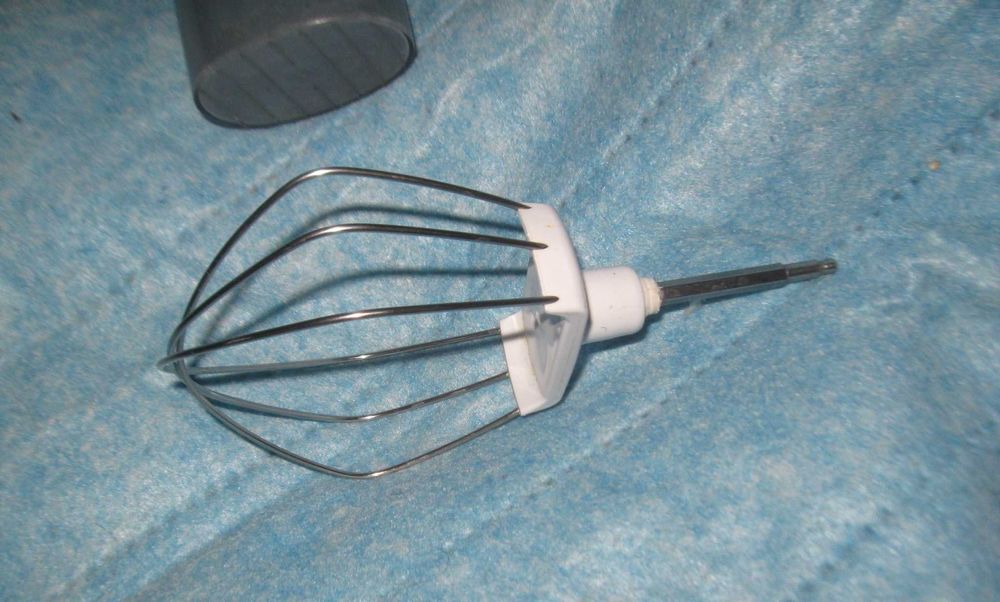 Кухонный комбайн Bosch MUM52 131/D2 – 700 Вт, запчастини, насадки