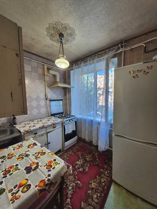 ПРОДАМ 2-КІМНАТНУ КВАРТИРУ  вул. Захисників України