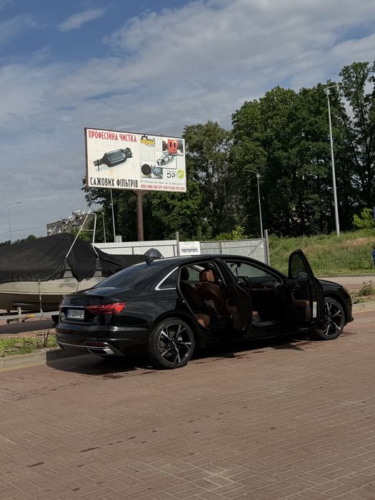Audi A4 Premium 40 2022. Мінімальні пошкодження.