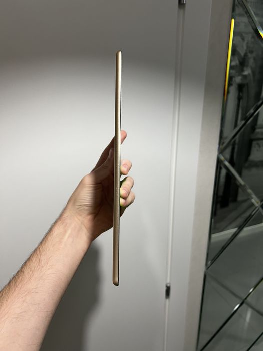iPad Air 2 9.7 128gb Gold Wifi планшет з гарантією дитині для ігор