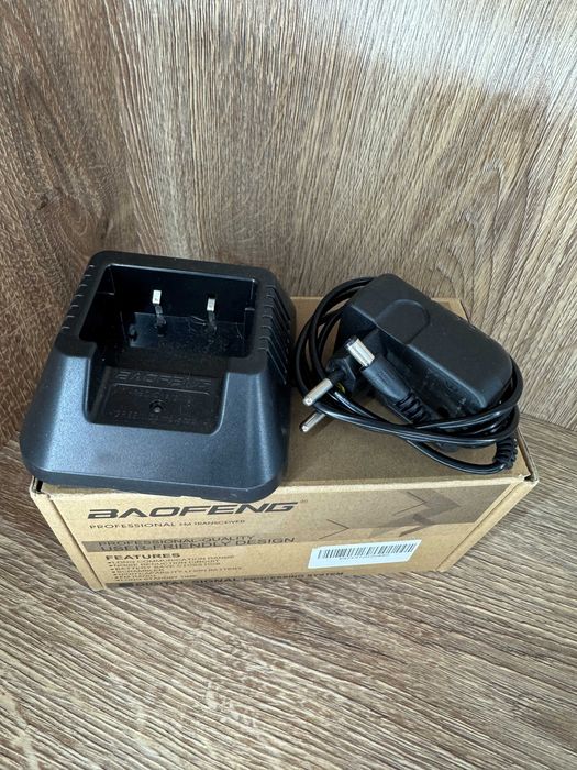 Krótkofalówka Radiotelefon Baofeng UV-5R Pudełko Ładowarka