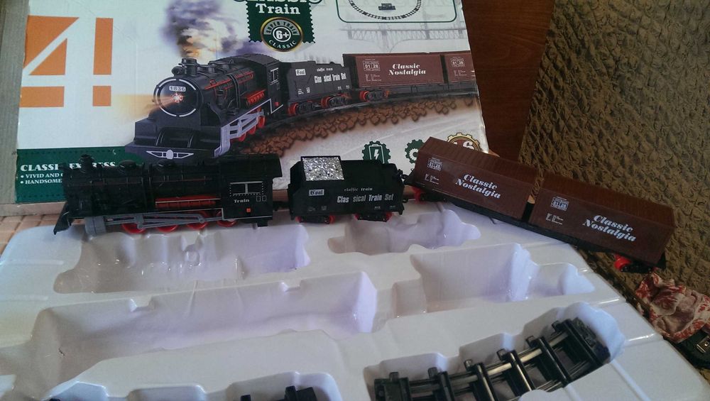 Железная дорога Classic train 814-1 в хорошем состоянии