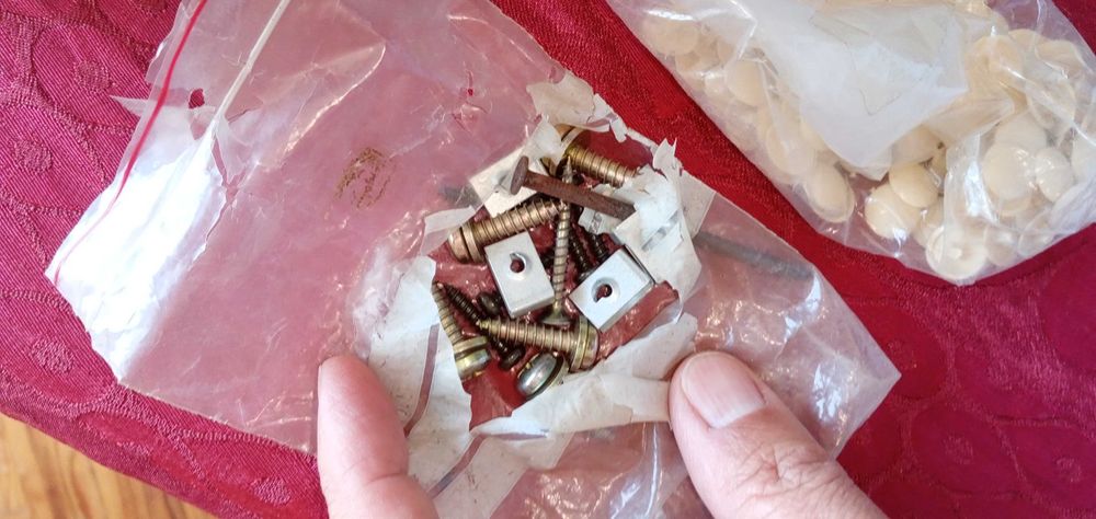 Red Boy! Lata antiga Vilkius Inglesa Toffee-15E-Parafusos-2E desde 2E.