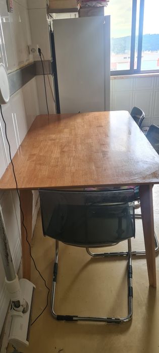 Mesa de cozinha e 3 cadeiras