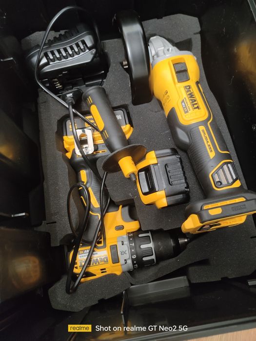 Sprzedam zestaw narzędzi DeWalt.