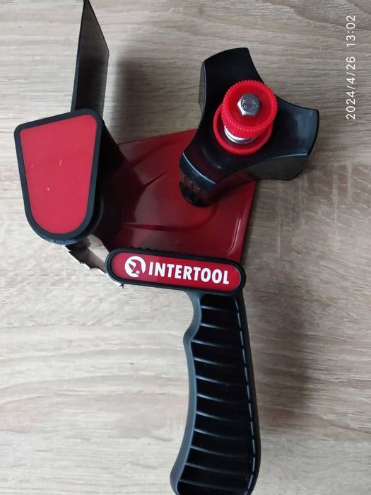 Диспенсер для скотча