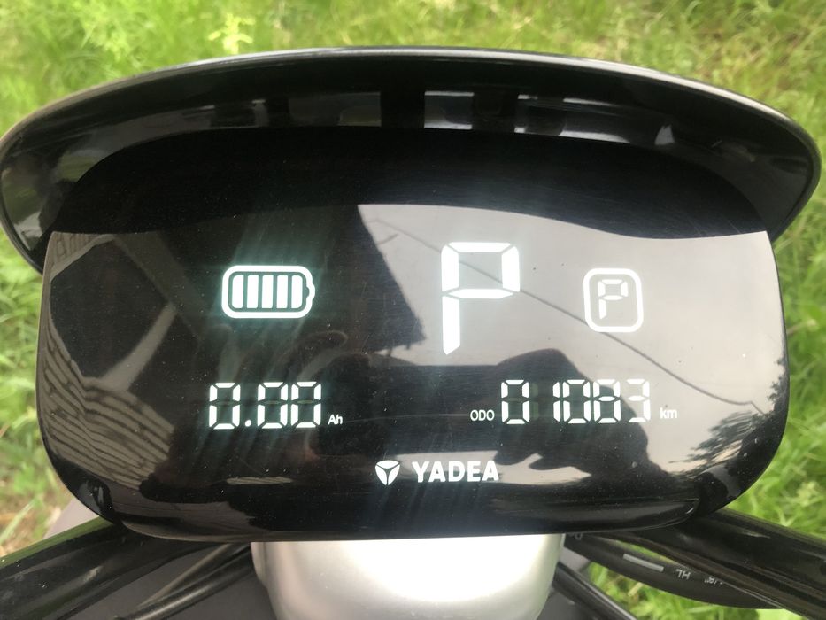 Електричний Yadea E8S.