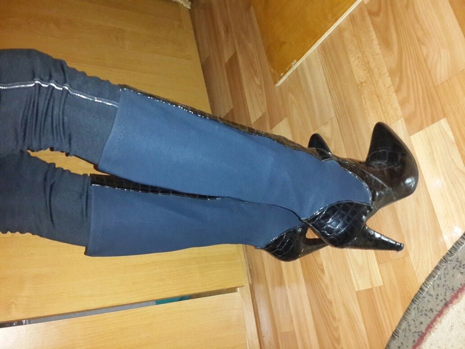 Сапожки-чулки чорного кольору