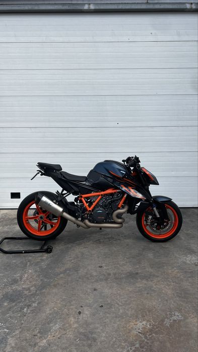 KTM 1290 SUPER DUKE R EVO