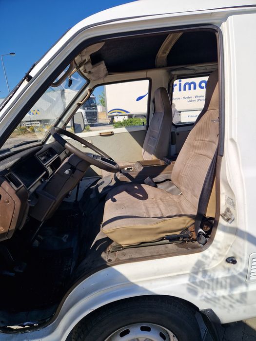 Nissan venette 2.0 motor bom estado