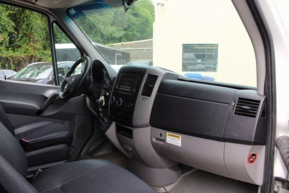 Mercedes-Benz Sprinter      2015