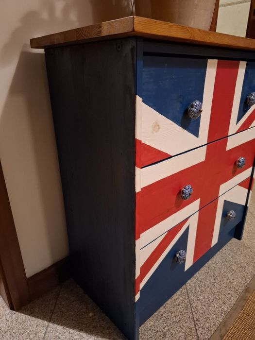 Cómoda Personalizada