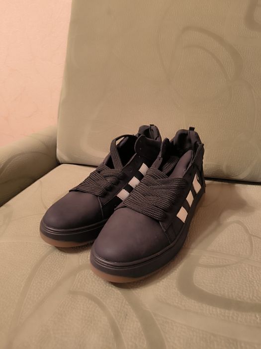 Підліткове зимове взуття з натуральної шкіри на хутрі