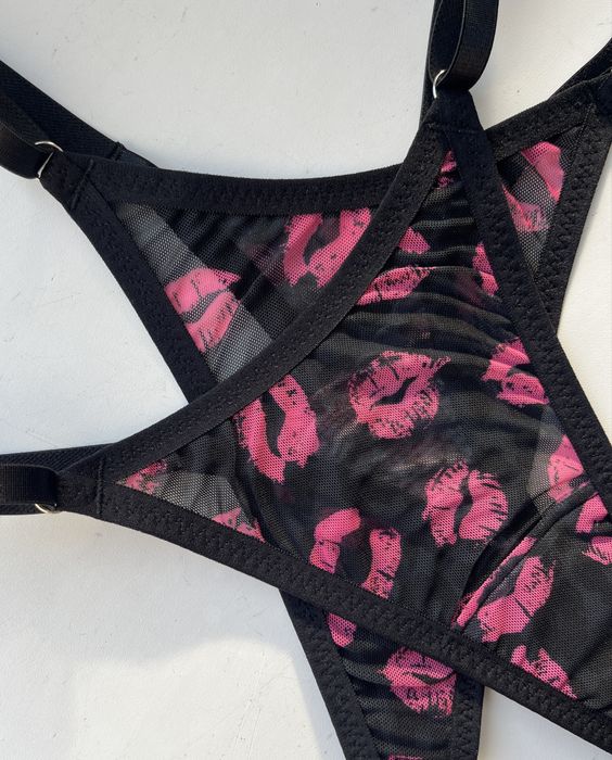 Нижня білизна, стрінги на регуляторах