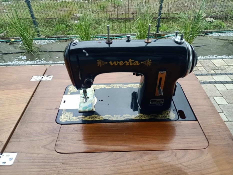 Maszyna do szycia WESTA