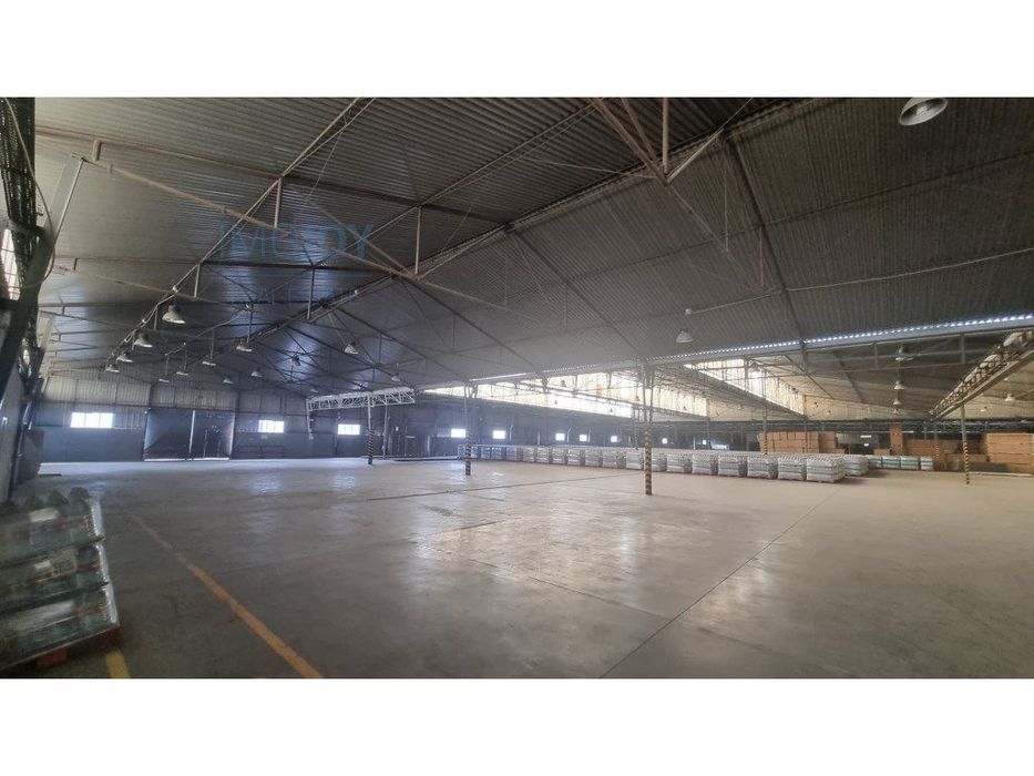 Armazém com muito Potencial para Arrendamento em Setúbal