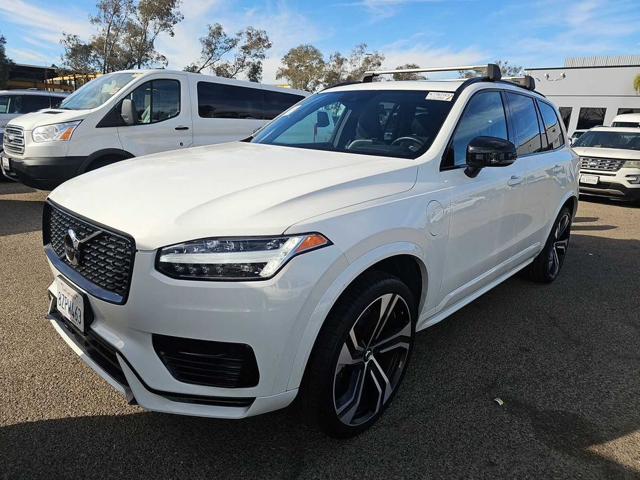 2022 Volvo XC90 Recharge Plug-In Hybrid T8 R-Design 7-Passenger