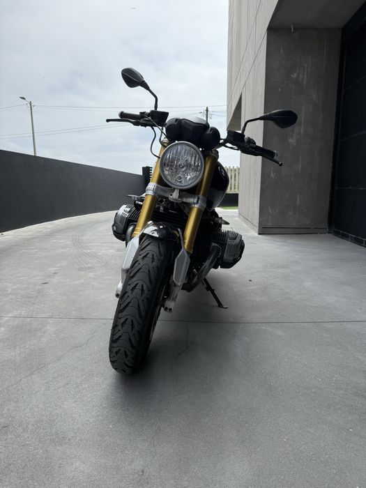 BMW R nineT – 35.000 km – Escapes Akrapovic – Banco Novo – Extras