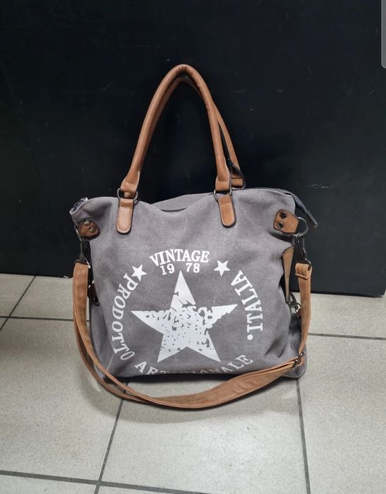 Szara torebka listonoszka