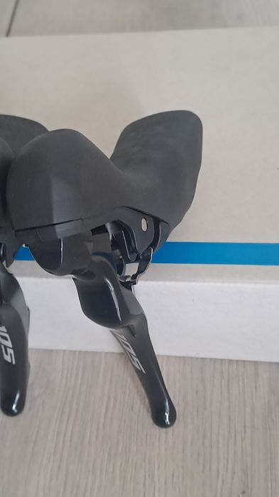 Klamkomanetki hydrauliczne Shimano 105 ST-R7120 2x12 nowe