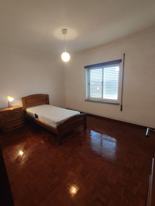 4 Quartos  cada  junto às Escolas Superiores em Castelo Branco