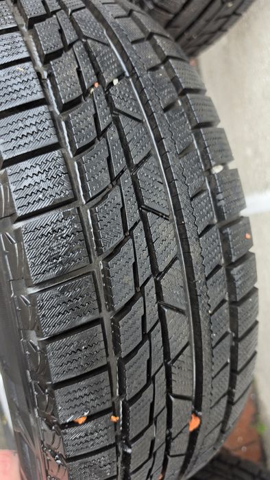 Nowe Felgi Anzio 15" 5x108 z oponami Firemax FM805+