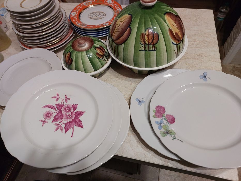 Продам  детские   тарелки  .