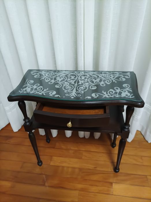 Mesa muito antiga de apoio restaurada estilo vitoriano