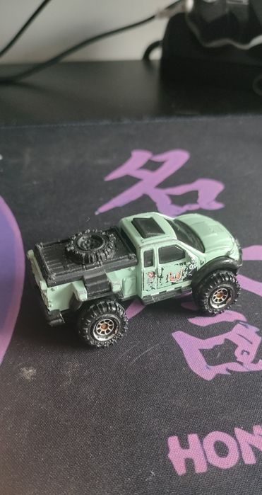 Qiestor matchbox