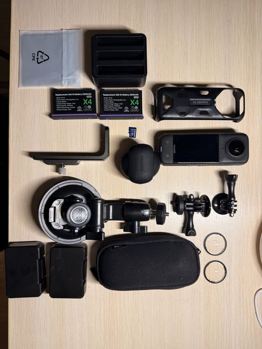 Камера Insta x4 360 + додатковий комплект