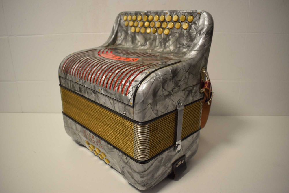 Concertina hohner club IIb Victoria 2 Voz. Tonalidade. C .  N 182