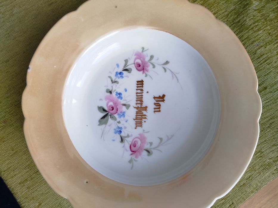 Talerz pamiątkowy.Retro.  Stara porcelana
