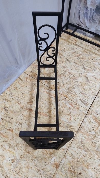 Stojak na drewno kominkowe