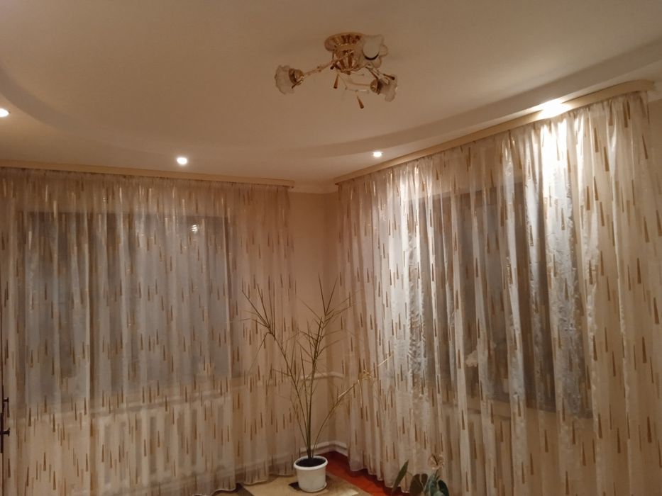 Фарбування малярні роботи монтаж молдинга ,багета ,шпалер.