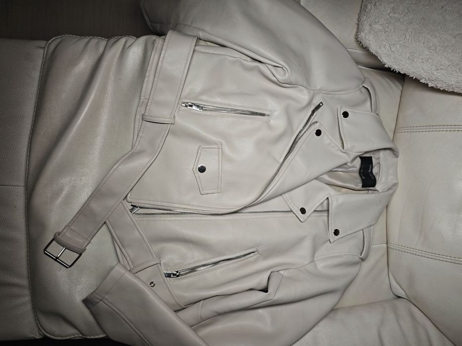 Шкіряна жіноча курточка