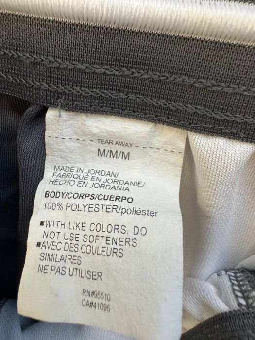 Under Armour krótkie sportowe spodenki r. M, szare, jak nowe