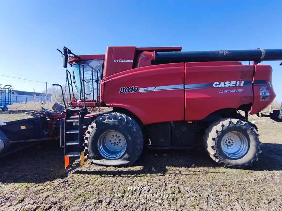Комбайн CASE AFX 8010